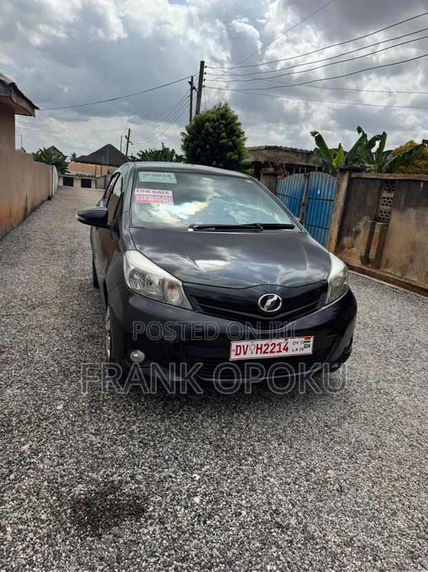 Toyota Vitz 2013 Black