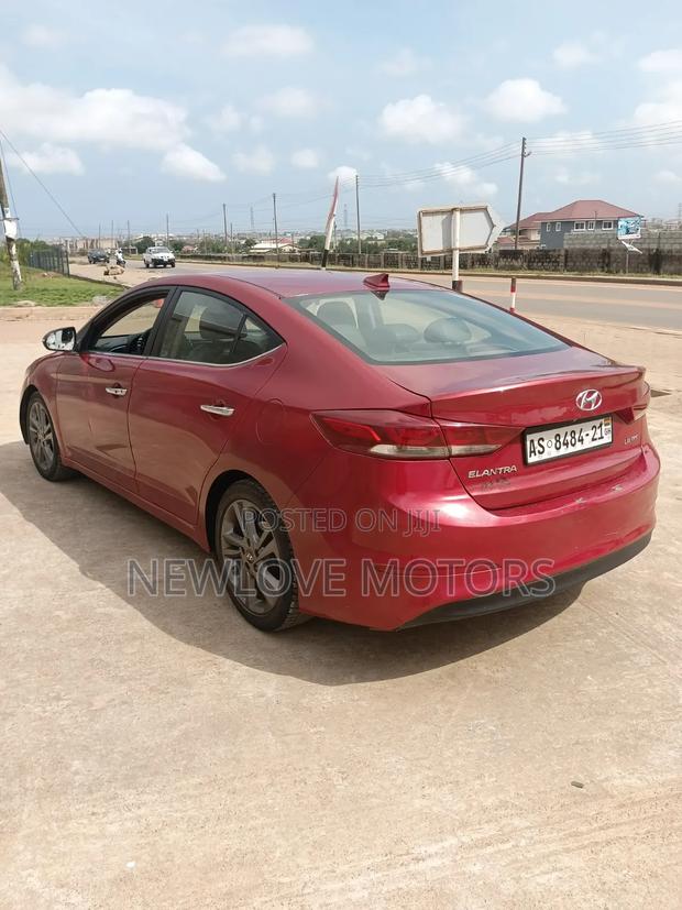 Hyundai Elantra 2017 Red