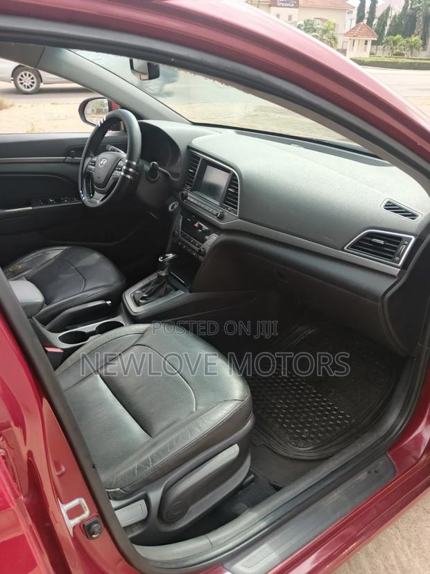 Hyundai Elantra 2017 Red