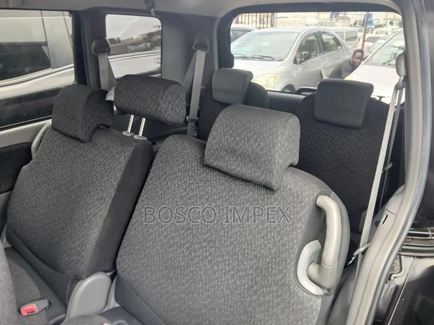 Toyota Sienta 2015 Brown