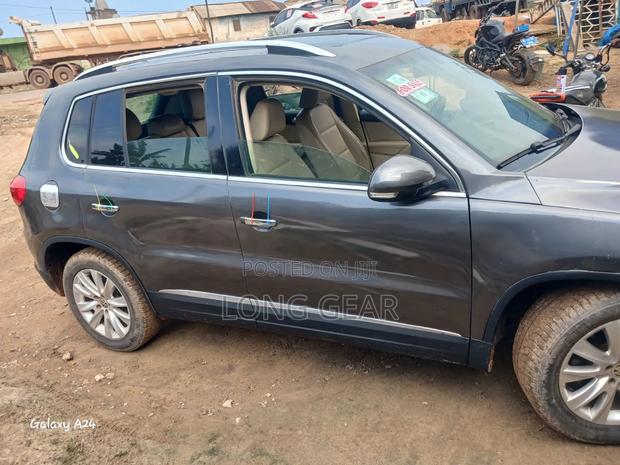 Volkswagen Tiguan 2016 Gray