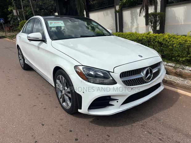 Mercedes-Benz C300 Luxury 4matic Sedan AWD (2.0L 4cyl 7A) 2017 White