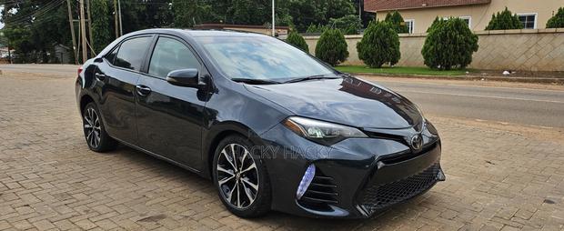 Toyota Corolla 2018 Gray