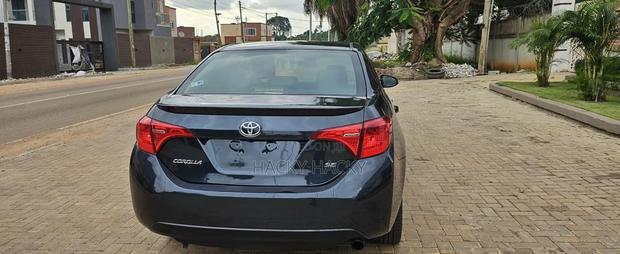 Toyota Corolla 2018 Gray