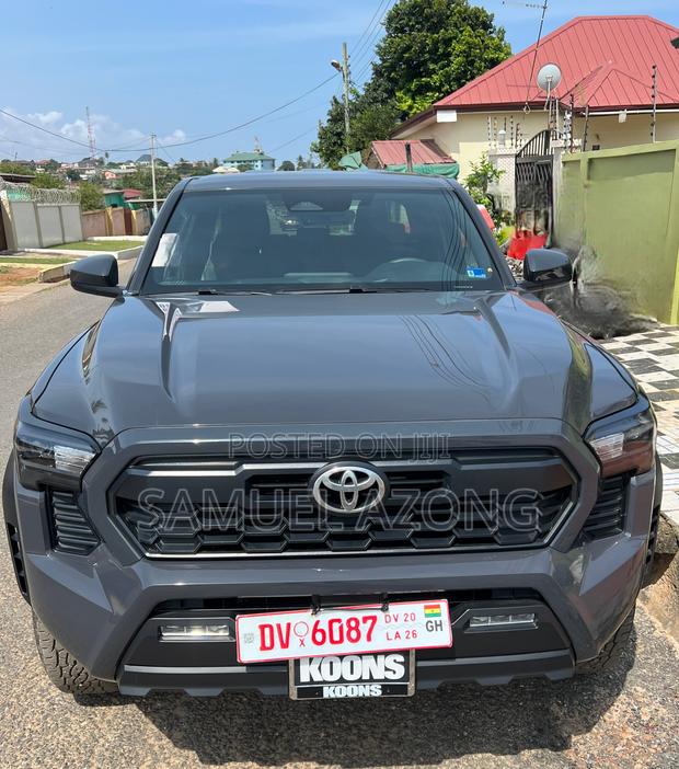 New Toyota Tacoma TRD Off-Road Double Cab 4WD 5.0 ft. SB (Automatic)