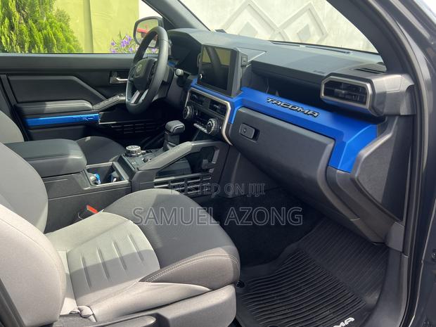 New Toyota Tacoma TRD Off-Road Double Cab 4WD 5.0 ft. SB (Automatic)