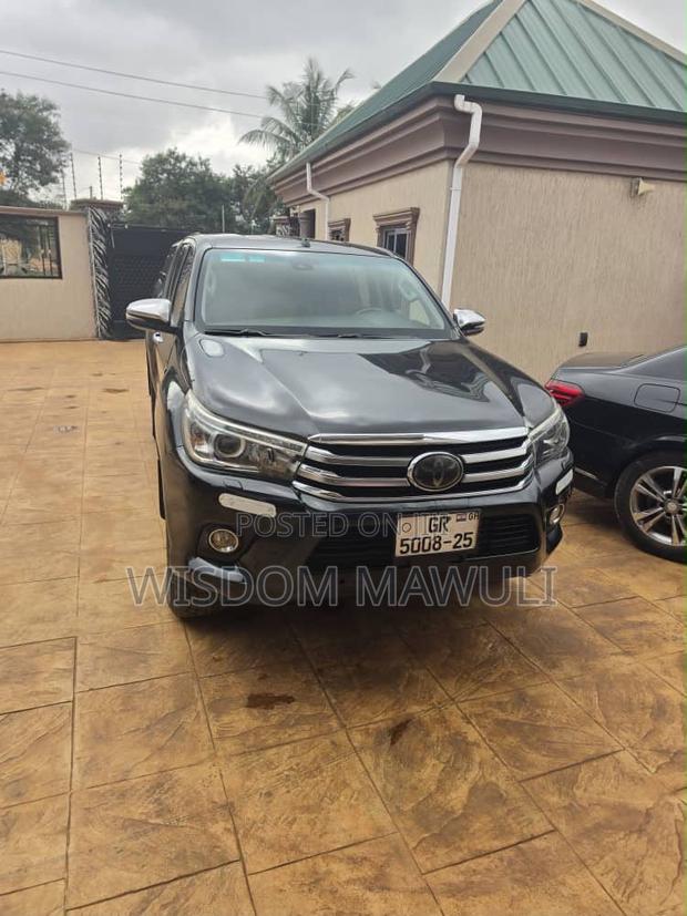 Toyota Hilux 2018 Black