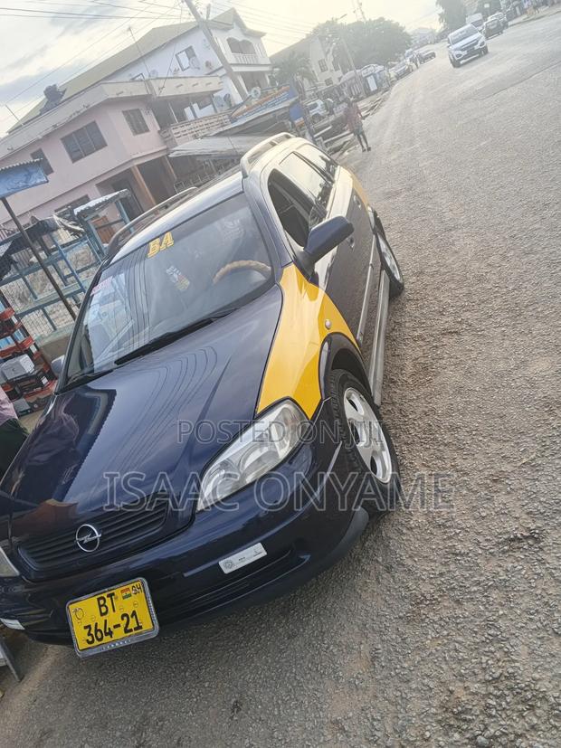 Opel Astra 2010 Blue