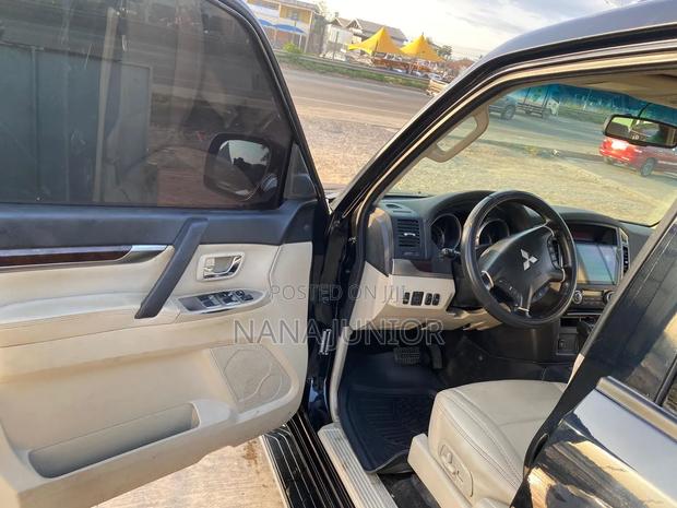 Mitsubishi Pajero 2013 Black