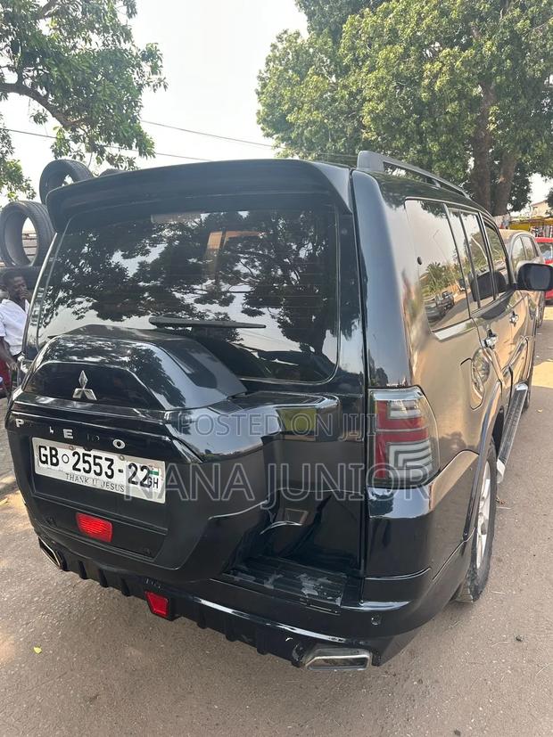 Mitsubishi Pajero 2013 Black