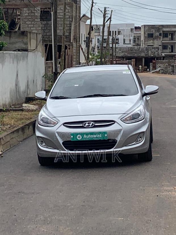 Hyundai Accent 2017 Silver