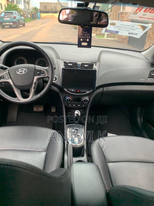 Hyundai Accent 2017 Silver