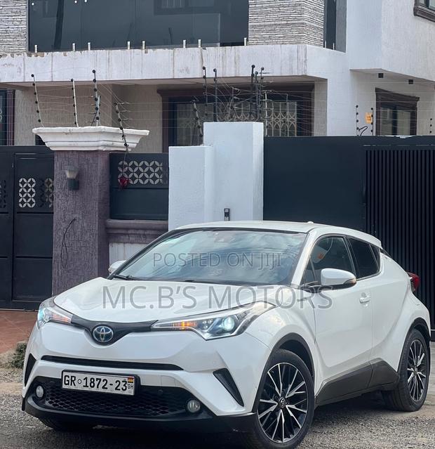 Toyota C-HR XLE FWD 2020 White