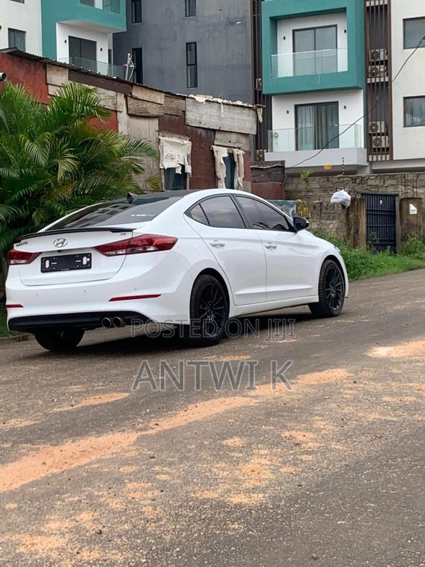 Hyundai Avante 2018 White