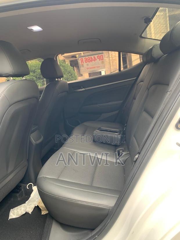 Hyundai Avante 2018 White