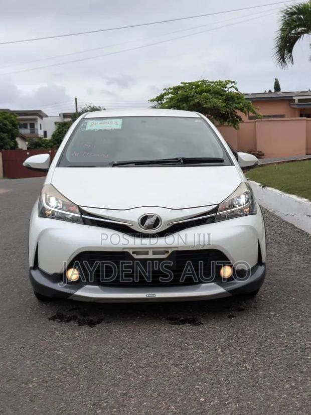 Toyota Vitz 2014 Off white