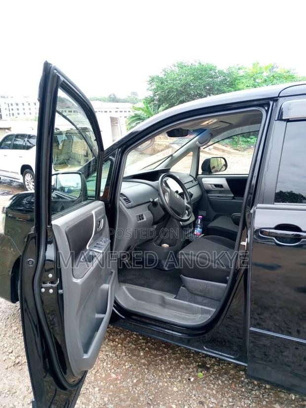 Toyota Voxy 2012 Black