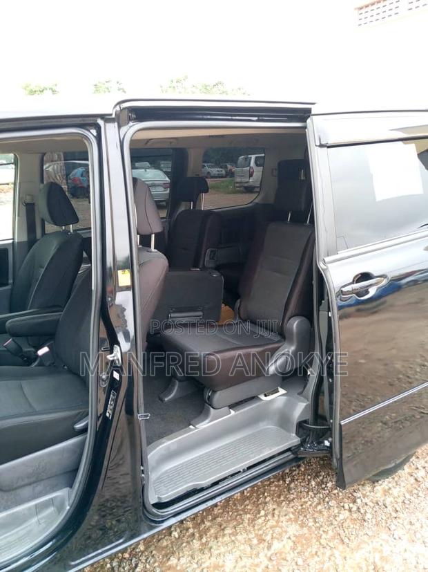 Toyota Voxy 2012 Black