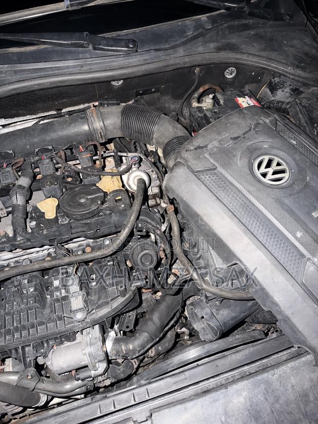 Volkswagen Passat SE 4dr Sedan (1.8L 4cyl Turbo 6A) 2015 Black