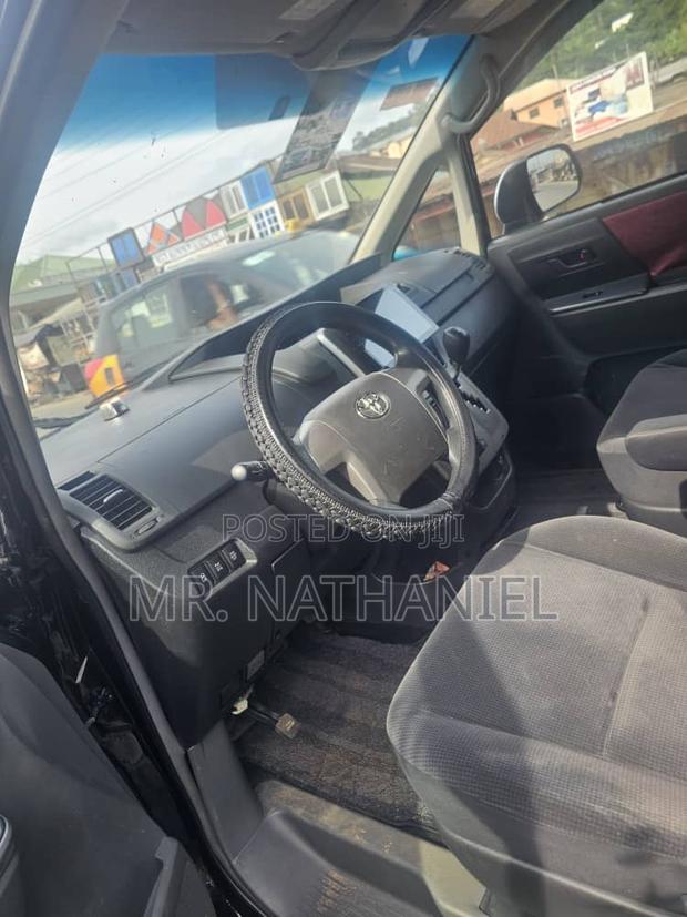 Toyota Voxy 2013 Black