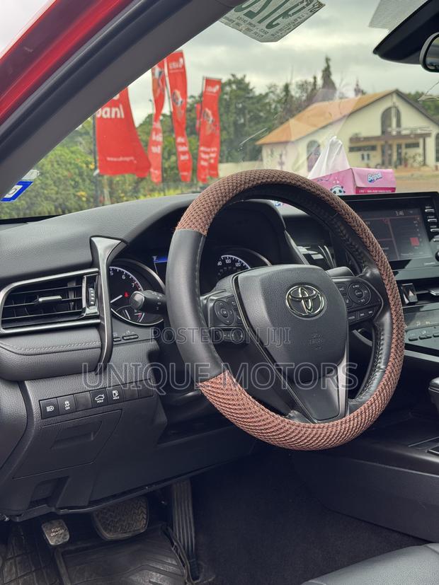 Toyota Camry SE 2021 Red