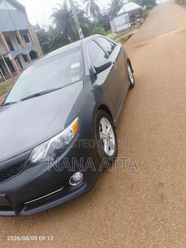 Toyota Camry 2014 Gray