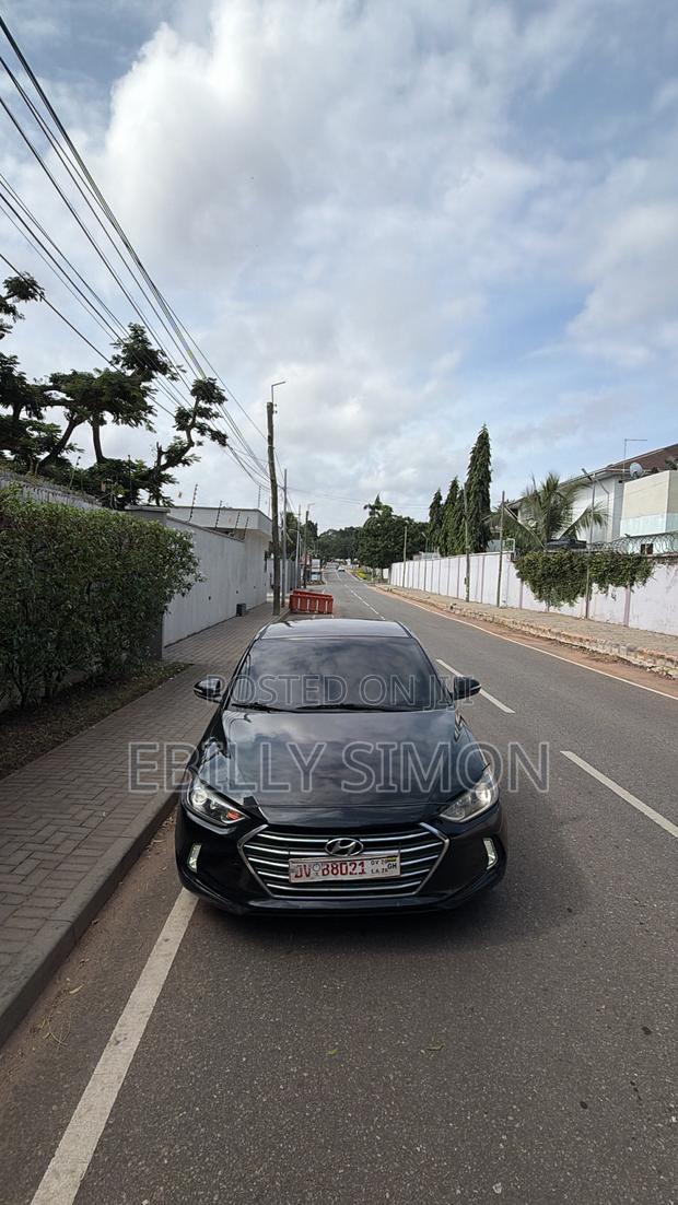 Hyundai Elantra Limited Sedan FWD (2.0L 4cyl 6A) 2017 Black