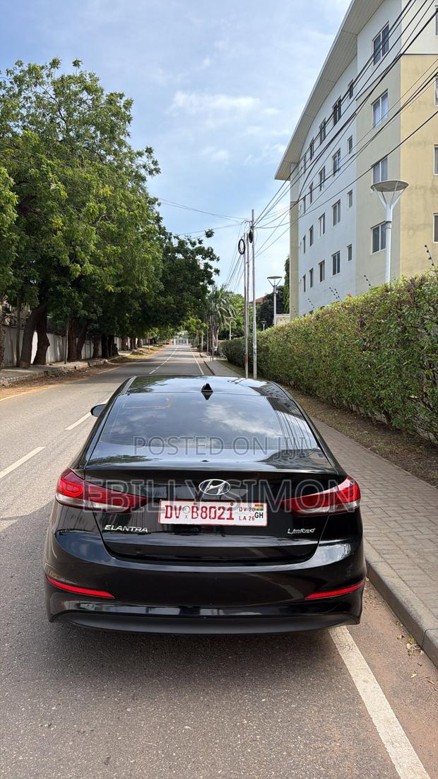 Hyundai Elantra Limited Sedan FWD (2.0L 4cyl 6A) 2017 Black