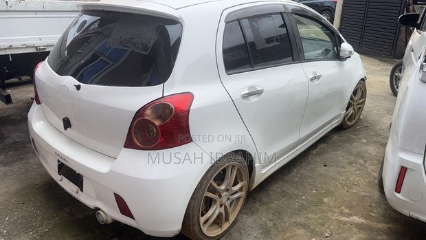 Toyota Vitz 2007 White