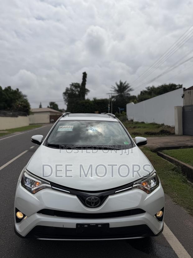 Toyota RAV4 Limited 4dr SUV AWD (2.5L 4cyl 6A) 2018 White