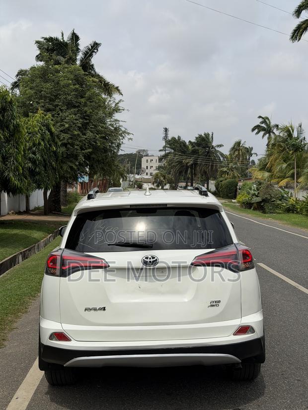 Toyota RAV4 Limited 4dr SUV AWD (2.5L 4cyl 6A) 2018 White