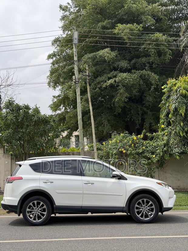 Toyota RAV4 Limited 4dr SUV AWD (2.5L 4cyl 6A) 2018 White