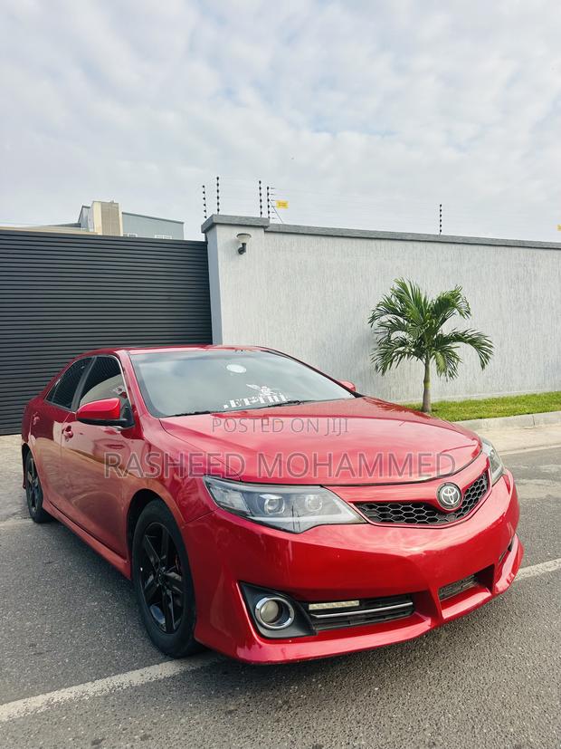 Toyota Camry SE Sport 4dr Sedan w/Prod. End 11/13 (2.5L 4cyl 6A) 2014