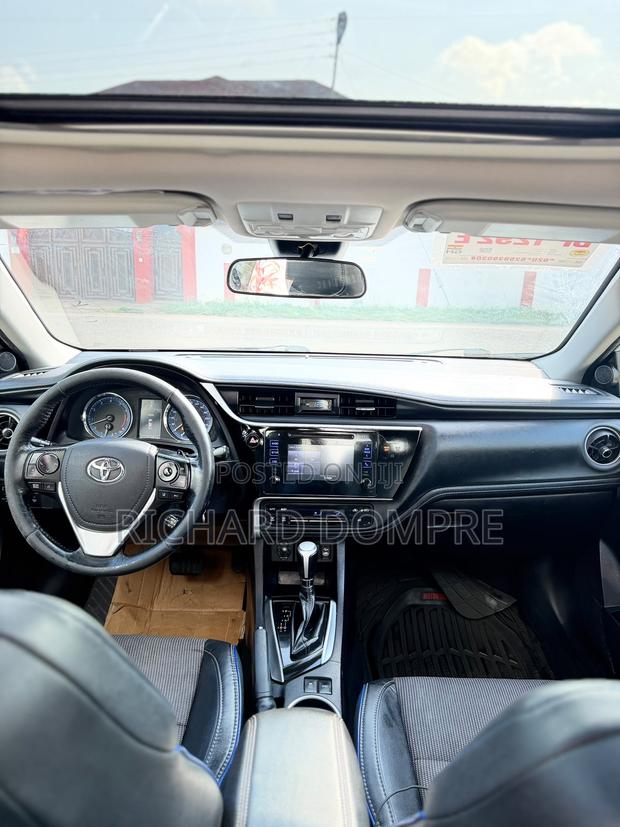Toyota Corolla SE 4dr Sedan (1.8L 4cyl CVT) 2017 White