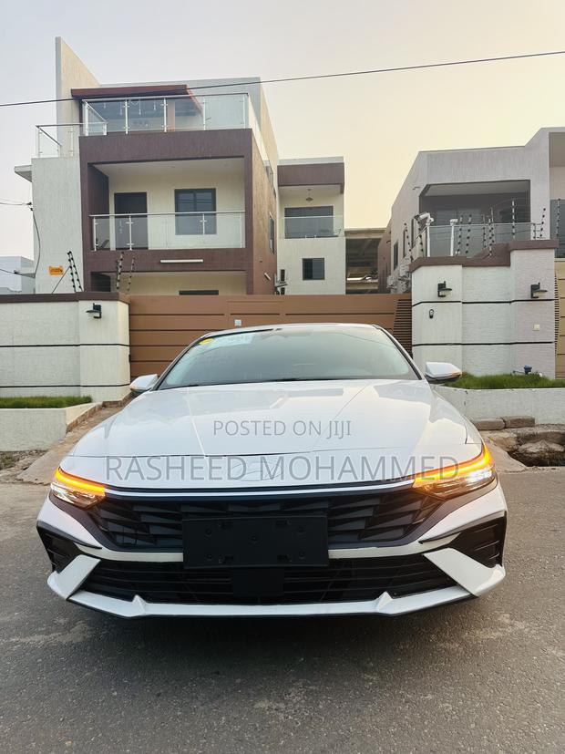 Hyundai Elantra SEL Sport IVT 2025 White