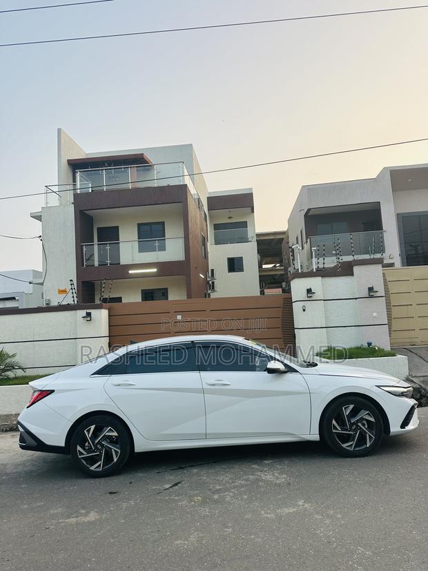 Hyundai Elantra SEL Sport IVT 2025 White