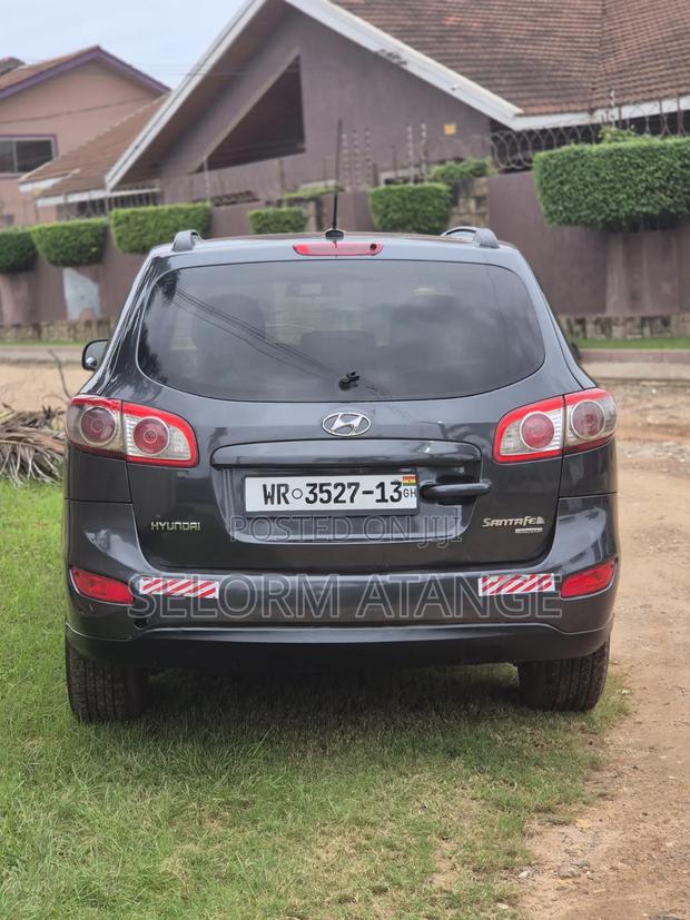 Hyundai Santa Fe 2010 Gray
