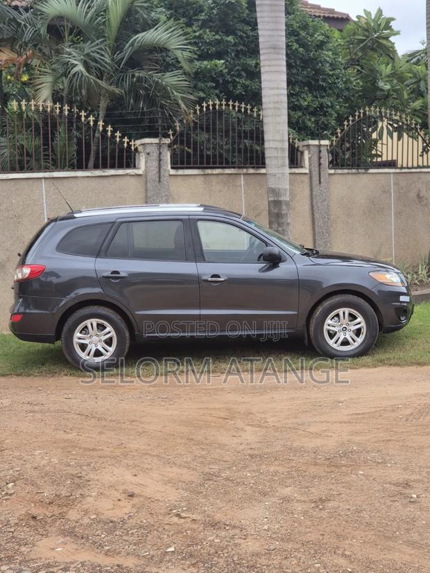 Hyundai Santa Fe 2010 Gray