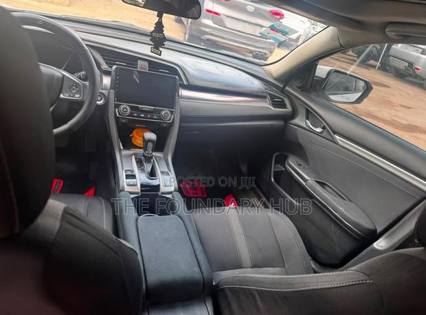 Honda Civic EX Sedan 2018 White