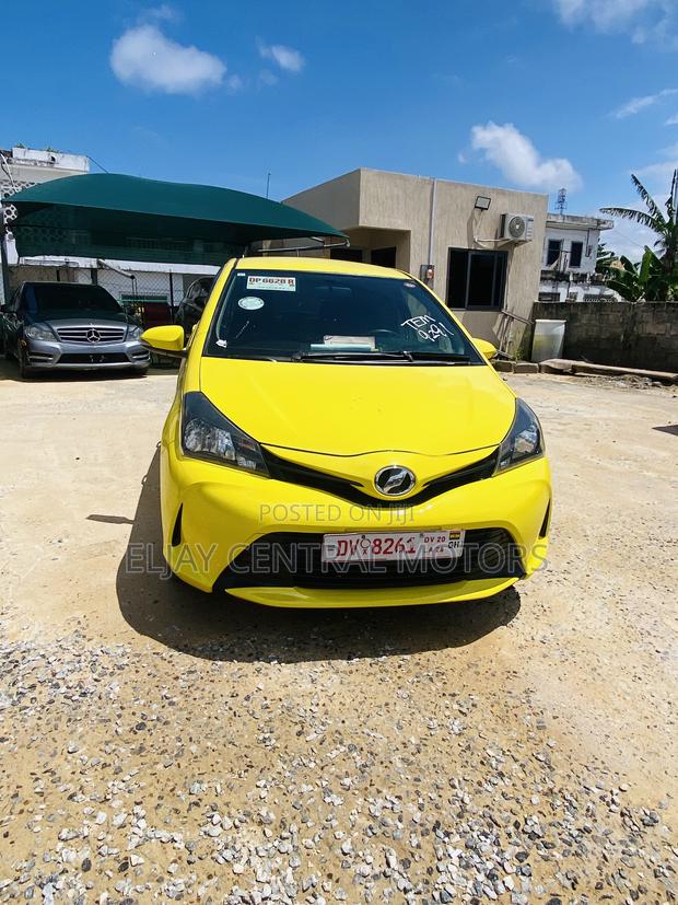 Toyota Vitz 1.3 AWD 5dr 2015 Yellow