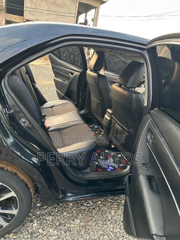 Toyota Corolla 2018 Black