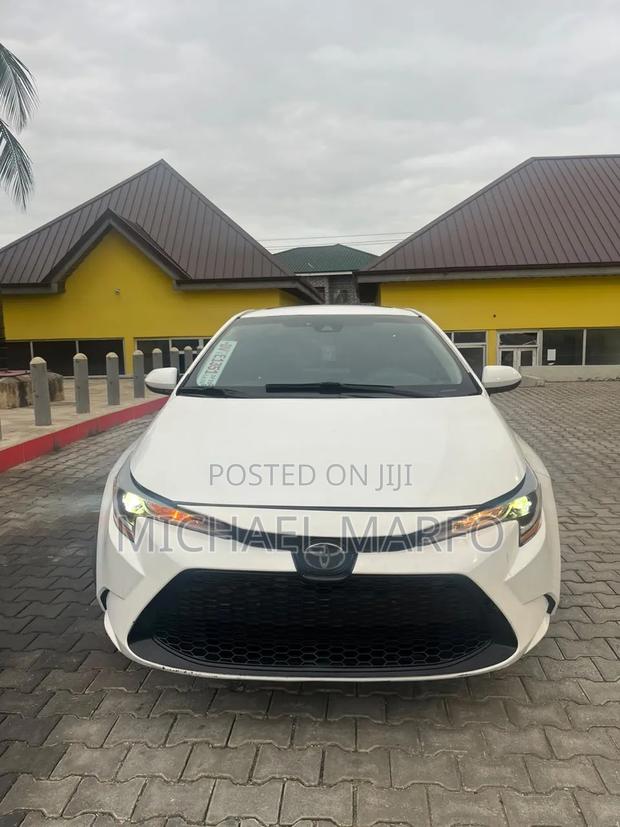 Toyota Corolla 2022 White