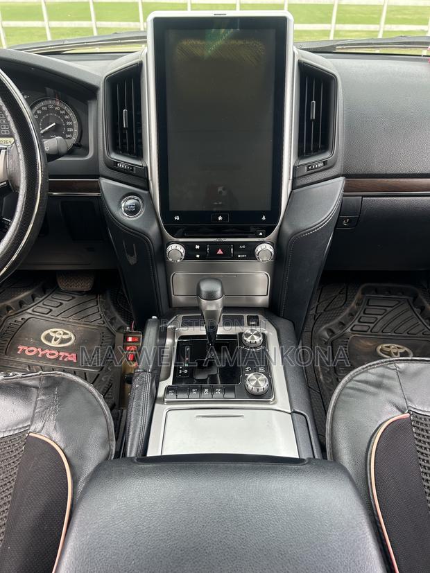 Toyota Land Cruiser 4.5 V8 GXR 2017 Black