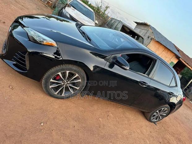 Toyota Corolla 2018 Black