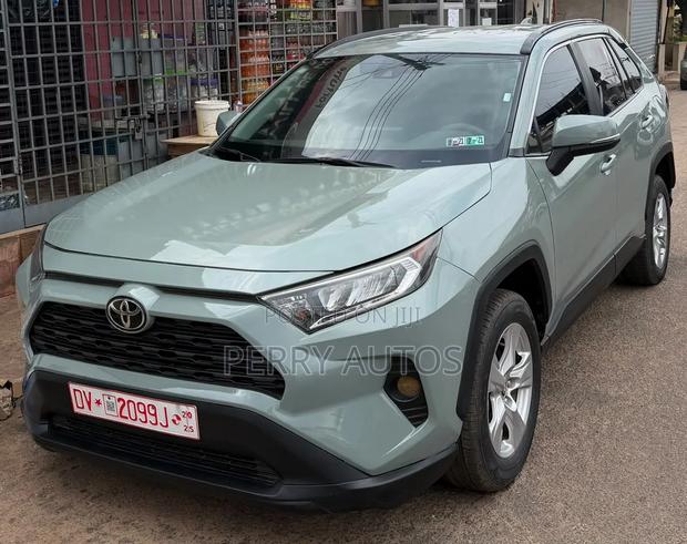 Toyota RAV4 2020 Green