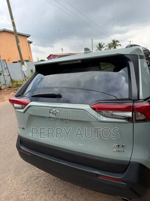Toyota RAV4 2020 Green