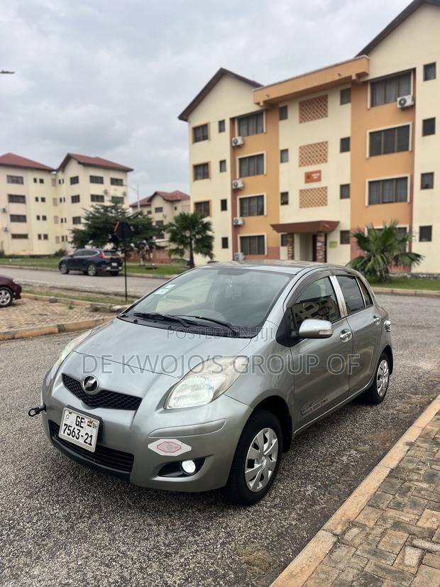 Toyota Vitz 2010 Green