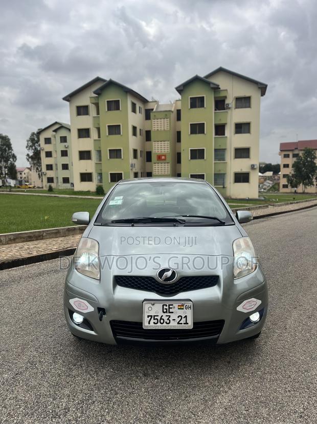 Toyota Vitz 2010 Green