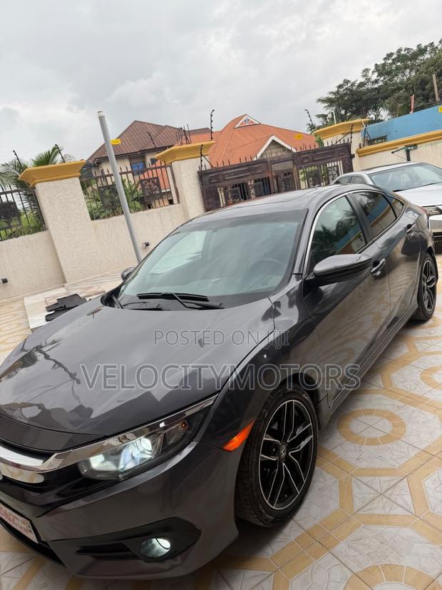 Honda Civic EX Sedan 2018 Gray