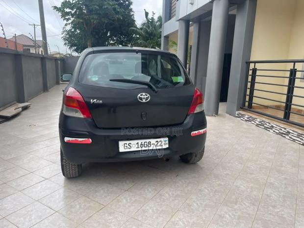Toyota Vitz 1.3 AWD 3dr 2010 Black